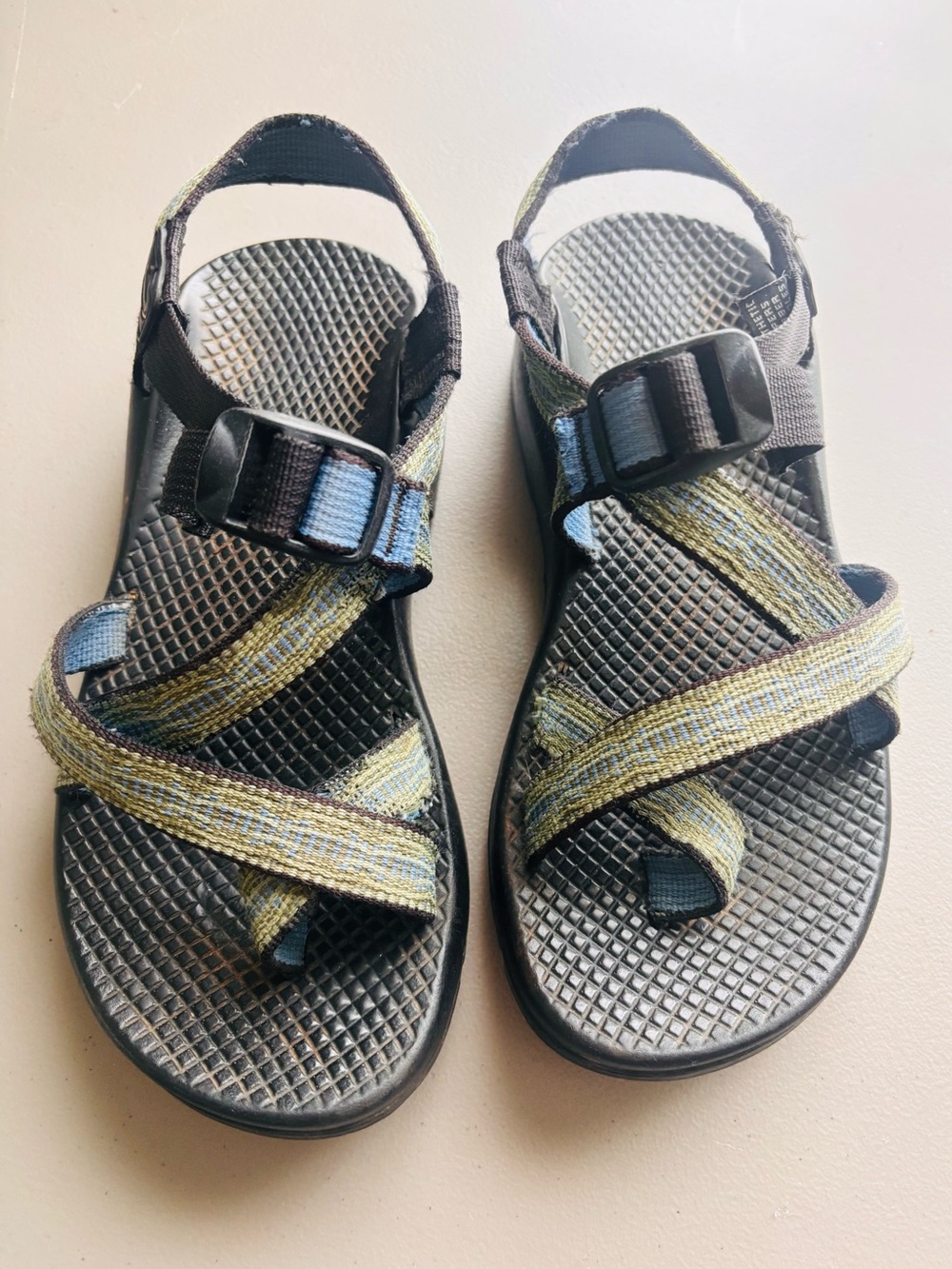 Chacos Z /2 Black Sport Sandals Blue and Green Straps Women Sz 6  vibram USA